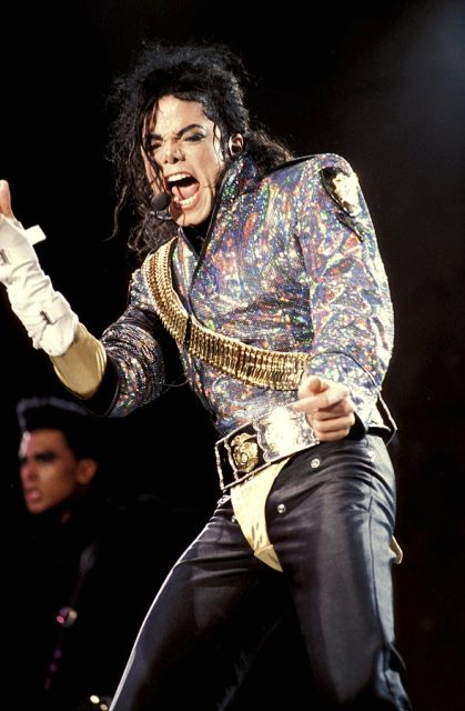 The artist Michael Jackson performing his song “Jam” as part of his “Dangerous” world tour in Europe in 1992. Author Casta03, CC BY-SA 3.0