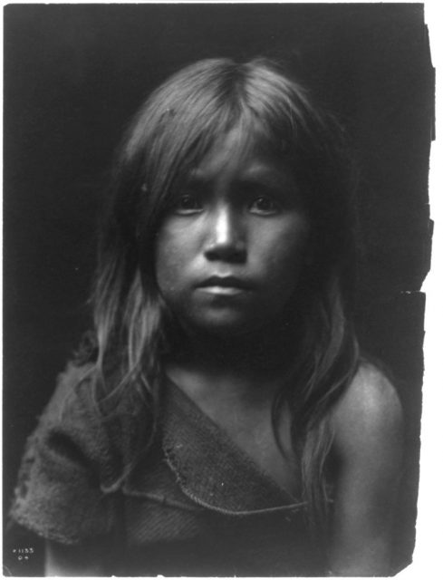 Hopi girl, photo by Edward S. Curtis