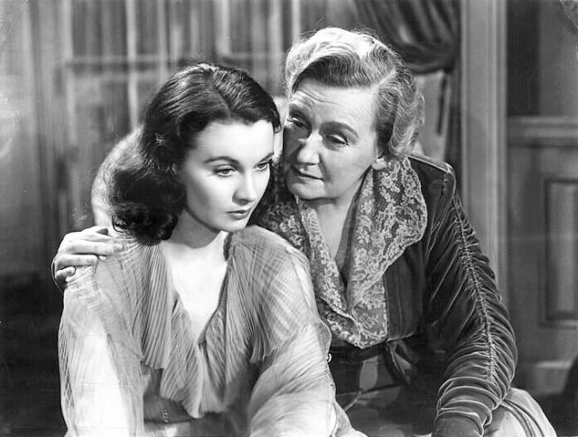 Photo of Vivien Leigh and Lucile Watson from the 1940 film Waterloo Bridge.