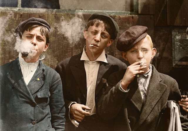 Raymond Klose (middle), newsboy, 13 years old, St. Louis, Missouri US, 1910. Photo Credit: Tom Marshall/MediaDrumWorld