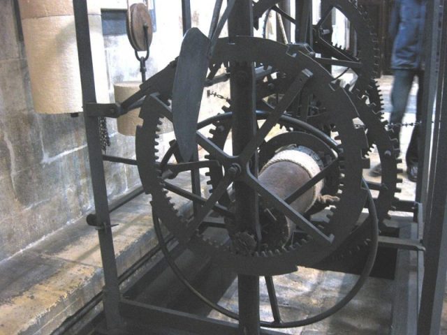 The clock’s Striking Train, Photo: Cdenning, CC BY-SA 3.0