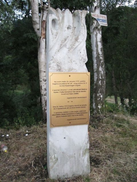 Monument in Srbská Kamenice commemorating the crash Photo:palickap – CC BY 3.0