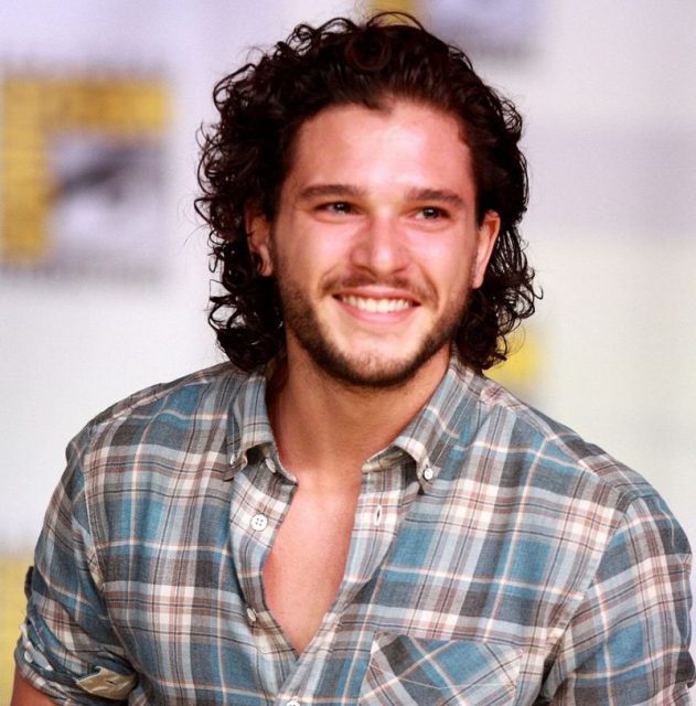Kit Harington speaking at the 2013 San Diego Comic-Con International, for Entertainment Weekly’s “Brave New Warriors” panel, at the San Diego Convention Center in San Diego, California. Photo: Gage Skidmore – Flickr/CC BY-SA 2.0