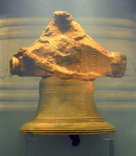 The bell, inscribed, “THE WHYDAH GALLEY 1716” Photo:jjsala CC BY 2.0