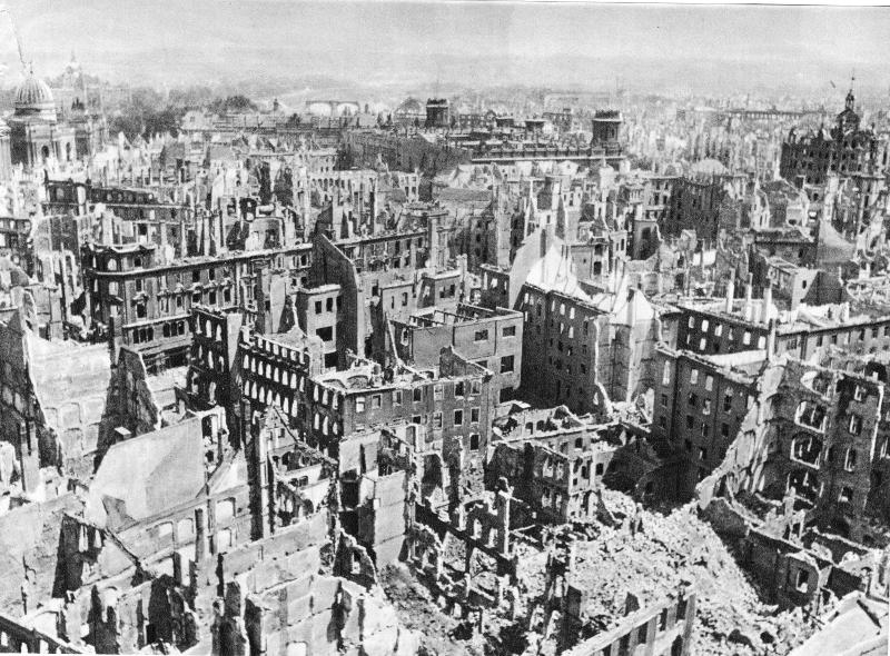https://www.thevintagenews.com/wp-content/uploads/2015/05/After-the-bombing.jpg