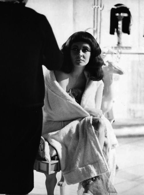 Awesome Behind The Scenes Photos from Cleopatra (1963) - The Vintage News