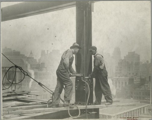 vintage-empire-state-building-construction-photos-by-lewis-wickes-hine-1931-18