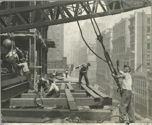 vintage-empire-state-building-construction-photos-by-lewis-wickes-hine-1931-30