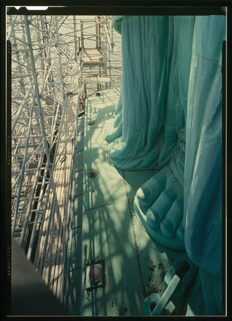 Photos Of The Statue Of Liberty Getting A Makeover In 1984 (12)