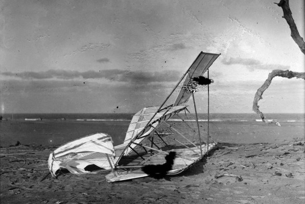 1900 - 3 - Crumpled glider, wrecked by the wind, on Hill of the Wreck, on October 10, 1900.