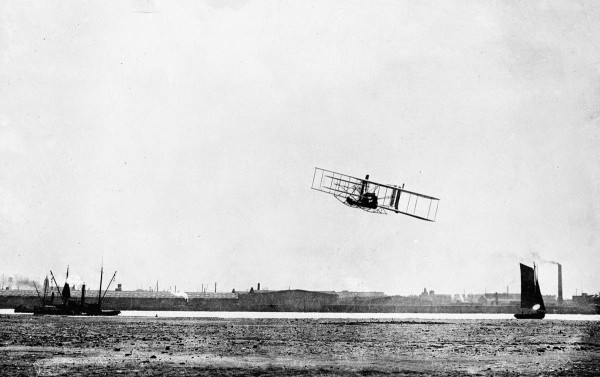 Wilbur Wright makes a 33-minute-long flight during the Hudson-Fulton Celebration in New York in 1909. Wright started from Governors Island to fly up the Hudson River to Grant’s Tomb and back, a feat witnessed by hundreds of thousands of New York residents.