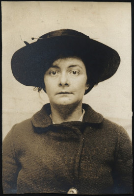 Mona Wilson, arrested for theft, 21 January 1916