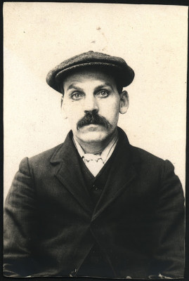 Robert Muir, miner, arrested for stealing potatoes, 17 August 1914