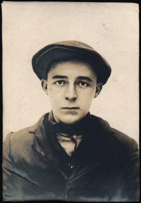 Walter Firth, soldier, arrested for pawning military uniform, 19 October 1914