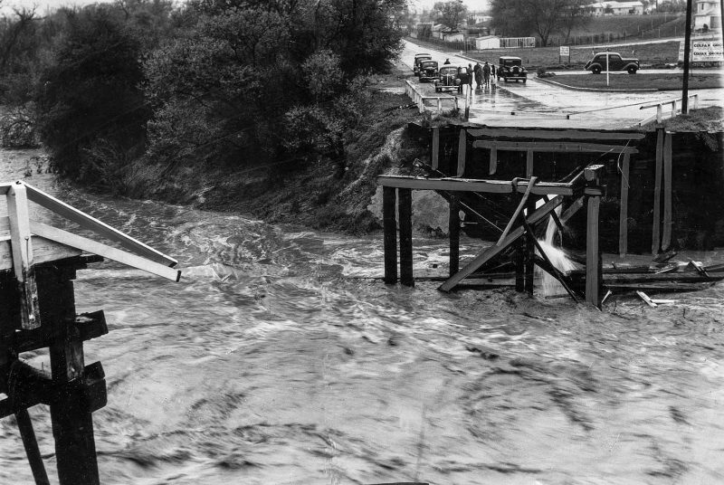 March 2, 1938 A washed-out bridge at Colfax Avenue over the Los Angeles River in Studio City.
