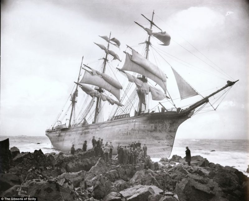 The Glenbervie, which was carrying a consignment of pianos and high quality spirits crashed into rocks Lowland Point near Coverack, Cornwall, in January 1902 after losing her way in bad weather. The British owned barque was laden with 600 barrels of whisky, 400 barrels of brandy and barrels of rum. All 16 crewmen were saved by lifeboat. 