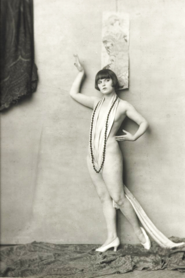 This image is from Historical Ziegfeld: http://ziegfeldgrrl.multiply.com/ Photos, vintage Ziegfeld music & video clips