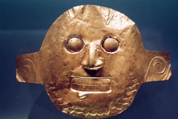 Malagana was one of four societies making up the Calima culture. Calima culture gold mask, Gold Museum, Bogotá, Colombia. source