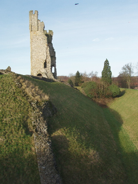 East-tower-and-moat-Helmsley-Castle.-After-the-siege-and-defeat-of-the-castle-in-the-civil-war-the-wall-of-the-tower-towards-the-town-was-dismantled-leaving-a-facade-towards-the-courtyard.