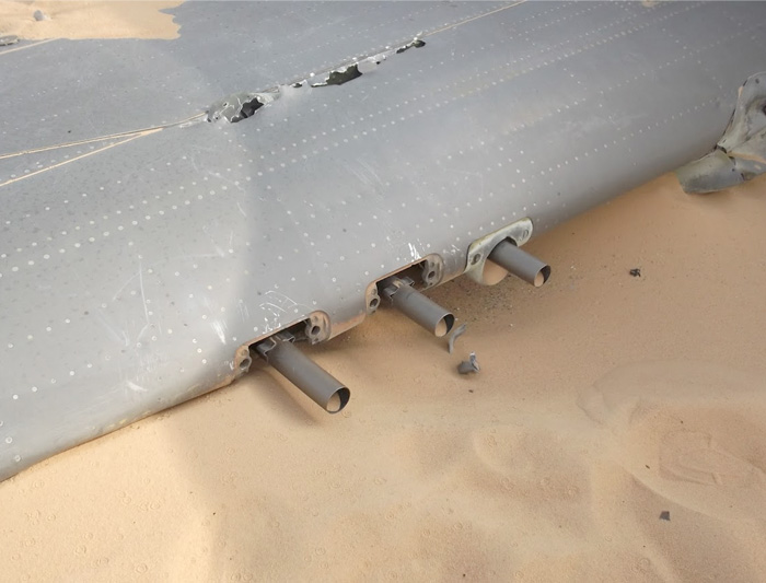  A closer look at the three machine guns in the starboard wing with muzzles filled with sand. Photo: Jakub Perka
