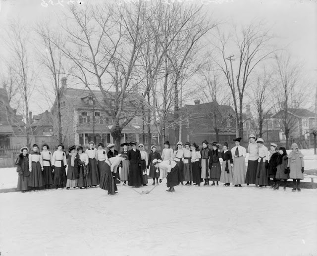 Ottawa Ladies College hockey group, March 1906