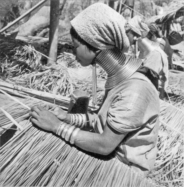 Padaung Women in the 1950s (14)