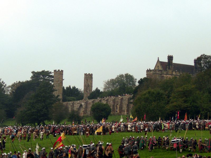 Reenactment in front of Battle Abbey