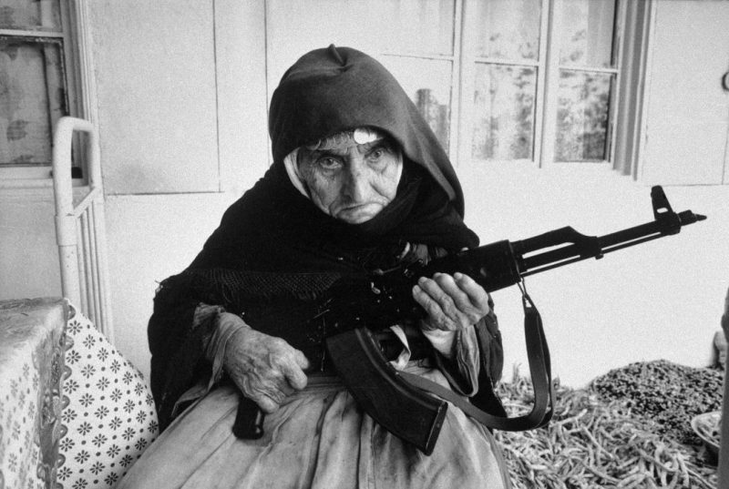 106-year-old-armenian-woman-protecting-her-home-with-an-ak-47-1990