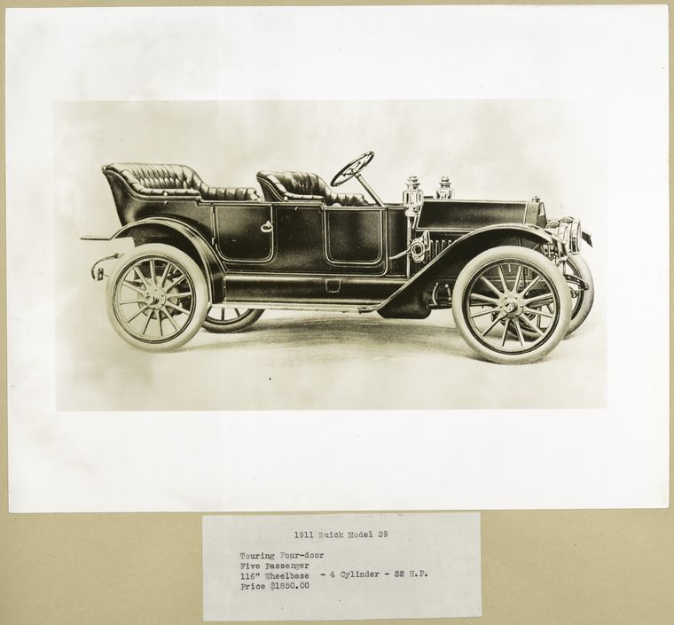 1911 Buick Model 39 – Touring Four – door.