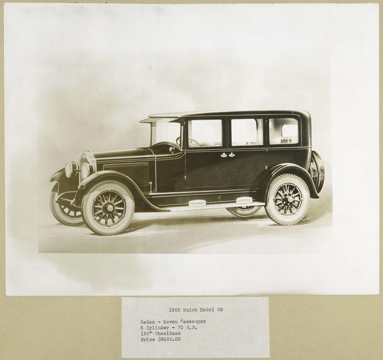 1925 Buick Model 50. Sedan – seven-passenger.