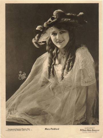 Actress Mary Pickford, 1916 .Source