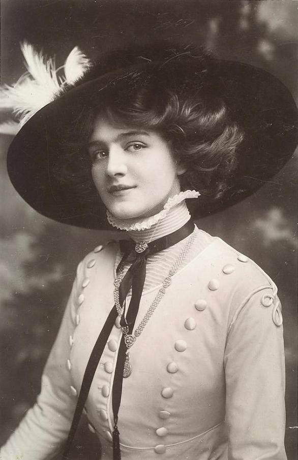 Lily Elsie – Postcard, postmarked Birmingham September 1909