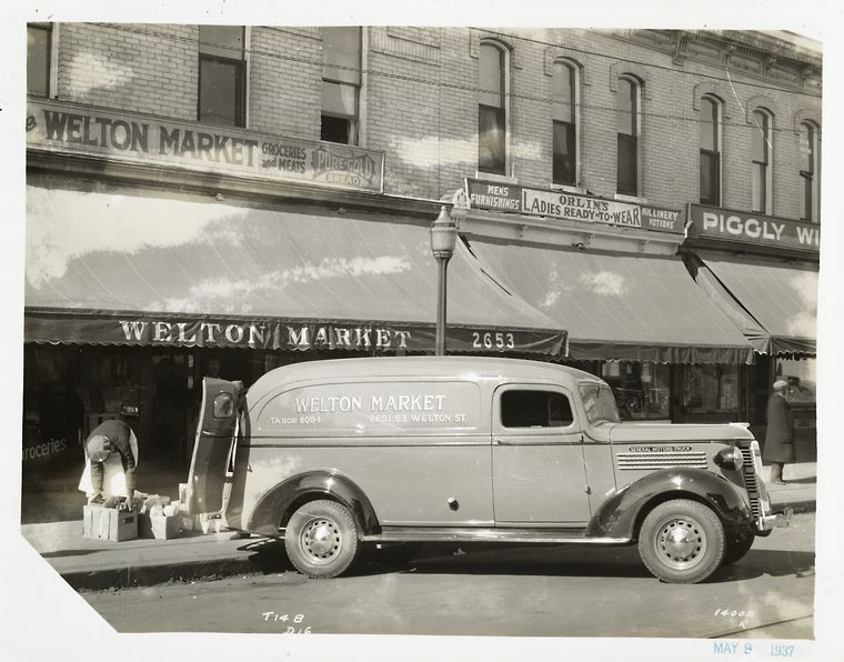 Model T 14 B – D 16 used by Welton Market for shipping groceries.