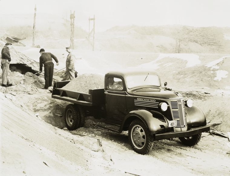 Model T 16 – C-6 General Motors Truck, at a gravel pit.