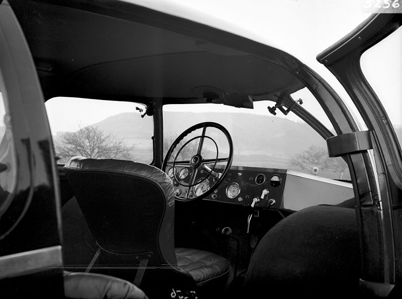 The steering wheel of the Schlörwagen was in the centre of the vehicle. Overall, there was room for seven people. source