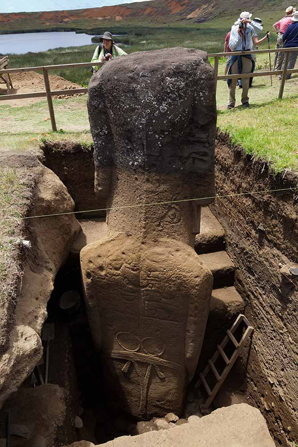 The new excavation work intends to document for the first time the complex carvings found on the buried statues' bodies, which have been protected from weathering by their burial. source