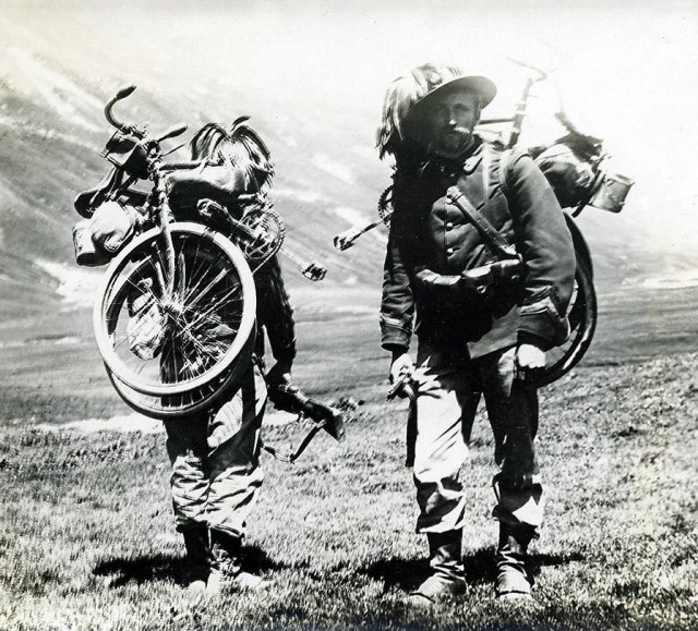 Italian Bersaglieri during World War I with folding bicycles strapped to their backs. 1917.