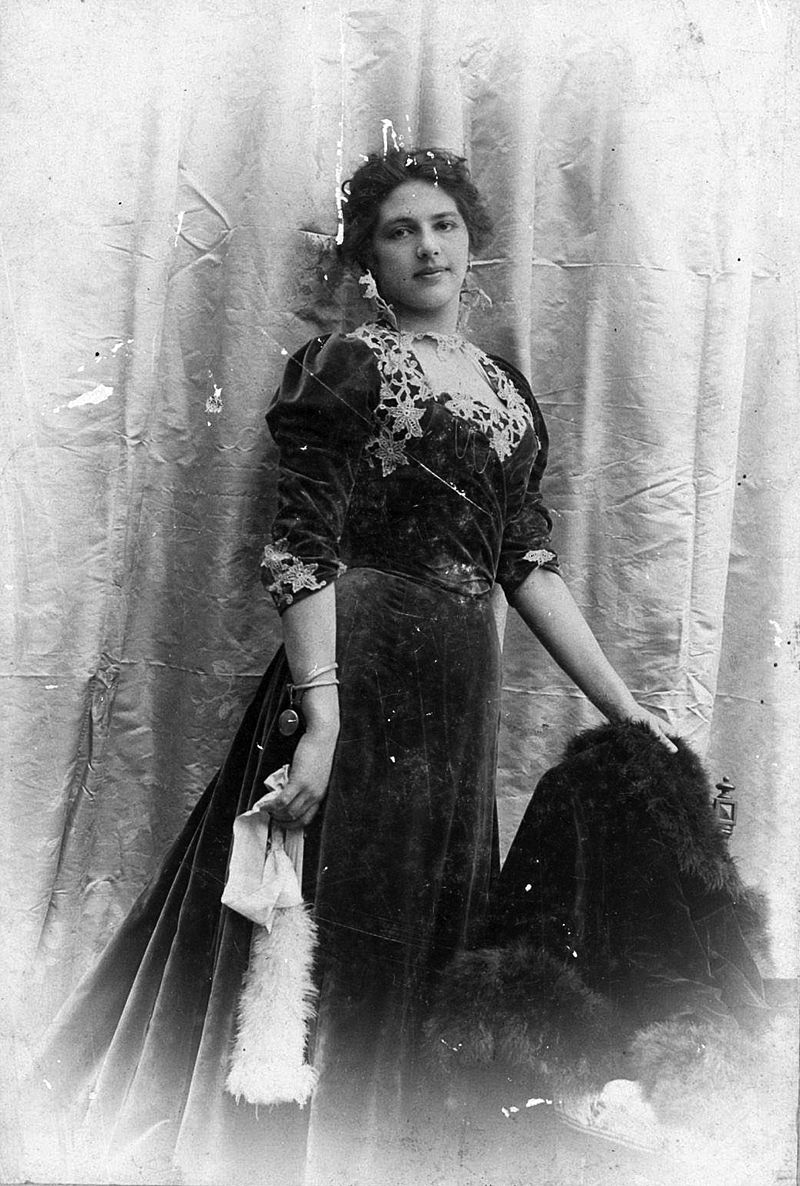 Margaretha Geertruida MacLeod-Zelle in the Dutch East Indies.Source
