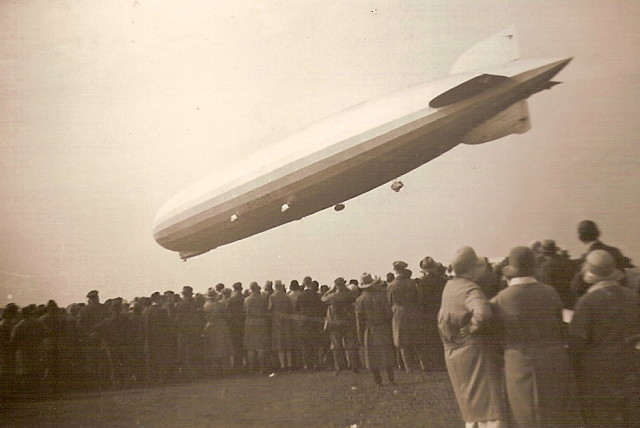 People watching the landing of Zeppelin LZ 127. source