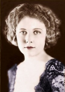Publicity photo of Edna Purviance from The Blue Book of the Screen by Ruth Wing, editor Source