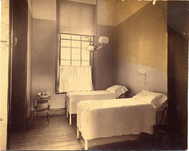 Chambre d'hôpital, 1890-1910