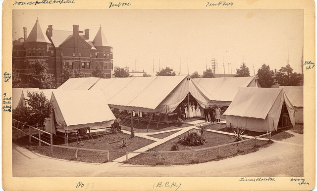 Tendas erigidas para acomodar soldados doentes e feridos que voltavam da Guerra Hispano-Americana, 1898