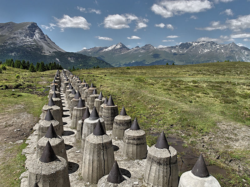 Dragon's teeth: Square pyramidal fortifications first used during WWII ...