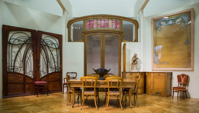 Beautiful examples of Art Nouveau furniture, a radical design change in ...