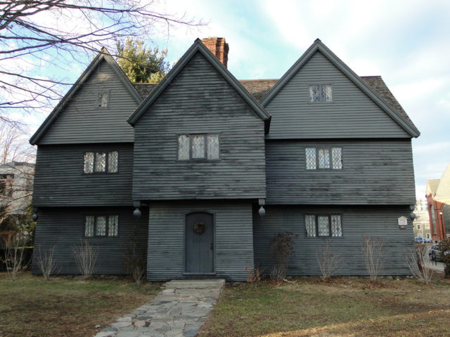 The Witch House (Jonathan Corwin House), Salem, Massachusetts. Photo by jjandames CC BY 2.0