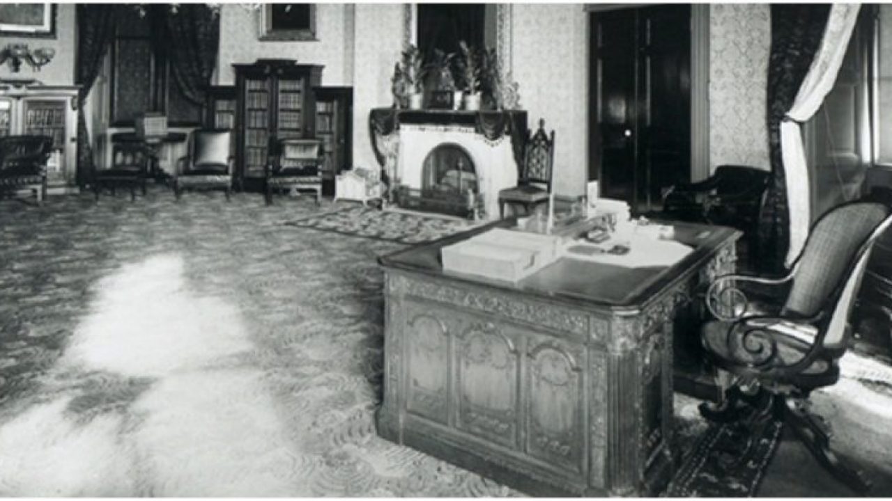The Resolute Desk In The Oval Office A Gift From Queen Victoria