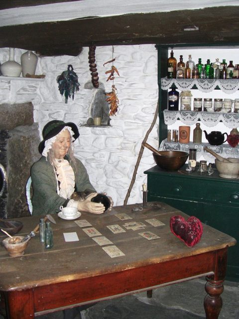 Model of a cunning woman at the The Museum of Witchcraft and Magic, Devon, England. Photo by Midnightblueowl CC BY-SA 3.0