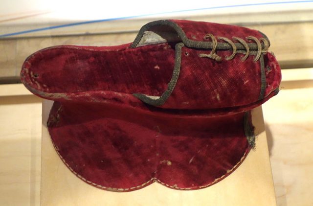  italiensk renæssance chopine, 16.århundrede – Bata Shoe Museum. Forfatter: aderot CC 00