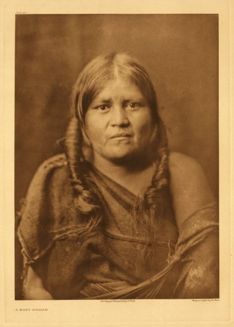Hopi woman, 1922. Photo by Edward S. Curtis