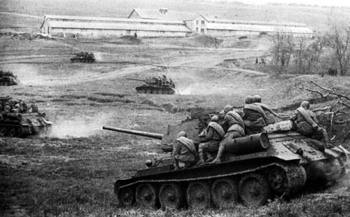 Sovjetiske T - 34 tanker nær Odessa